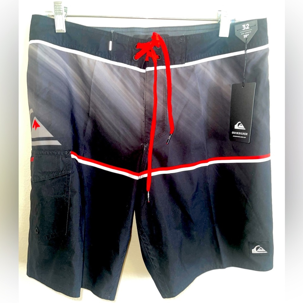 Quiksilver NWT Men’s‎ Boardshorts size 32